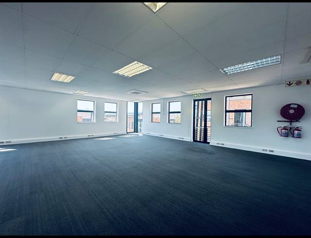 383.20M² OFFICE TO LET IN PAULSHOF